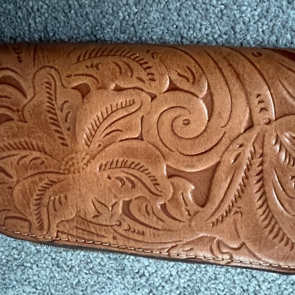 Patricia Nash zipper wallet - Picture 2 of 3